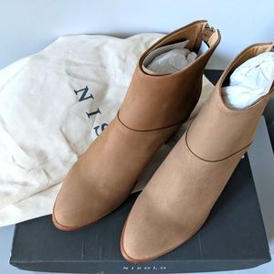 Nisolo Dari Ankle Boots